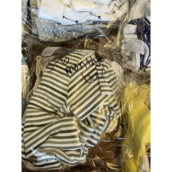 Large Lot Newborn/Infant (0-3 Months) (3-6 Months) Clothes Bibs Sleepers - Picture 8 of 16